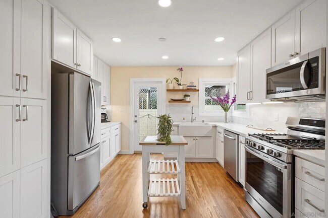 Kitchen - 2542 Haller St