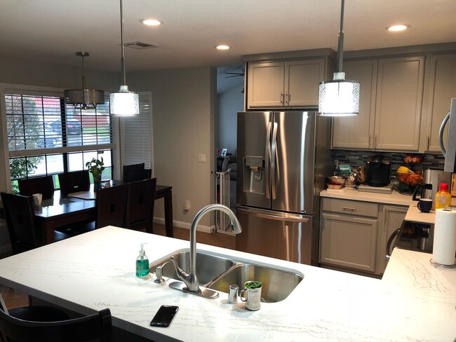 Foto del edificio - 94 Norwick Ct