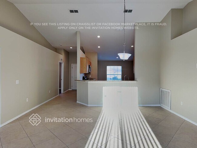 Foto del edificio - 6885 Heatherbrook Dr