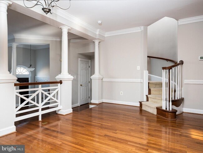 Building Photo - 2155 Wolftrap Ct