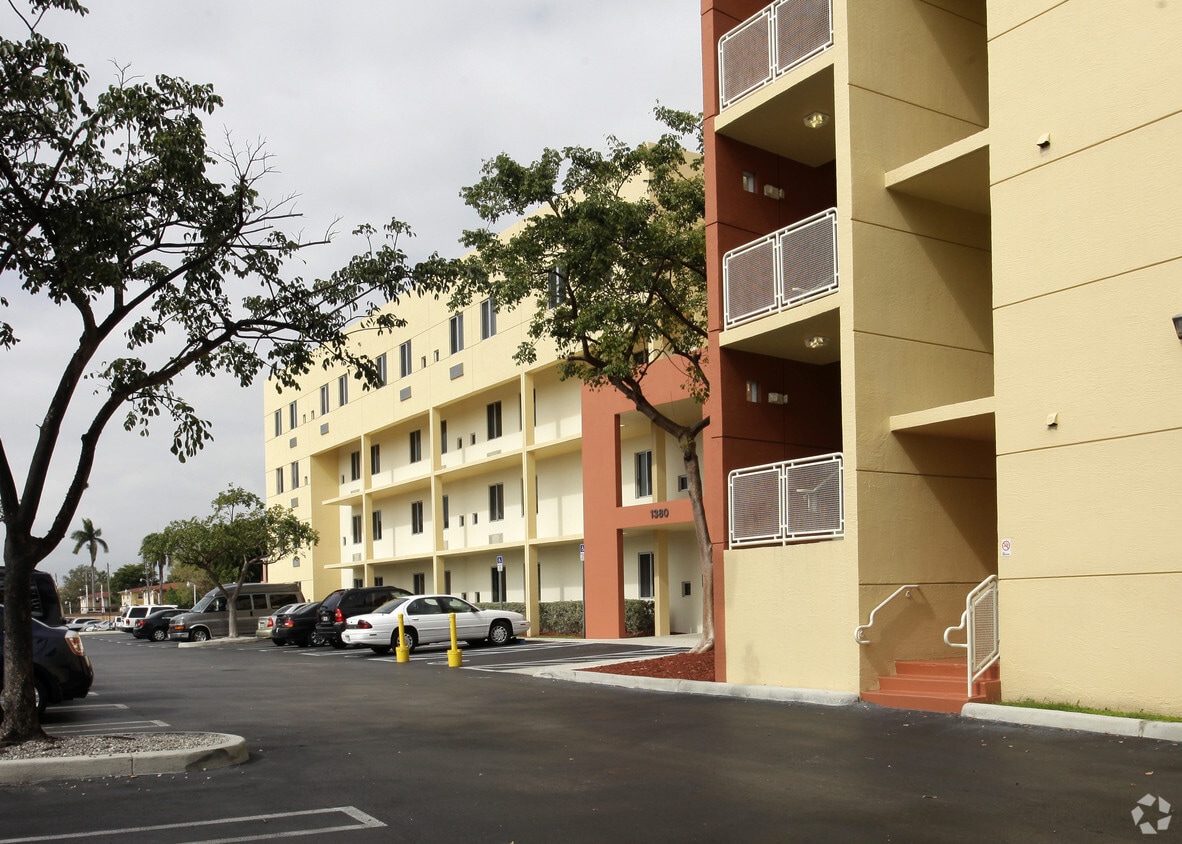 Building Photo - Allapattah Communuity I