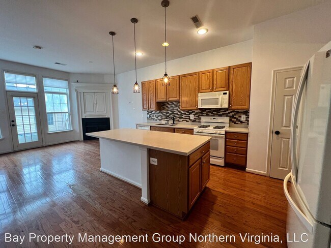 Foto del edificio - 3 br, 2.5 bath House - 42755 Stadler Ln