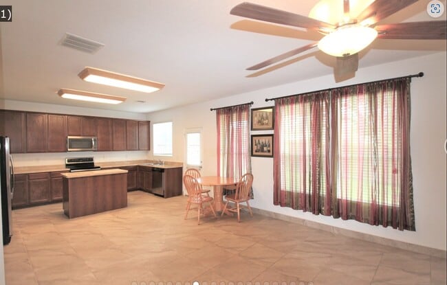 Building Photo - 7615 Paraiso Haven