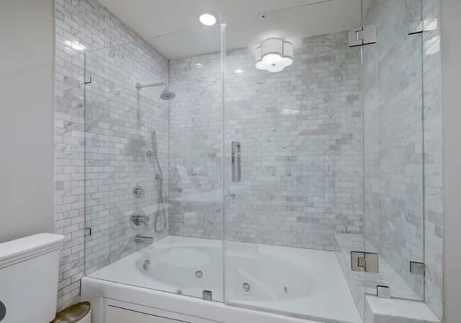 Building Photo - 300 W 3rd St