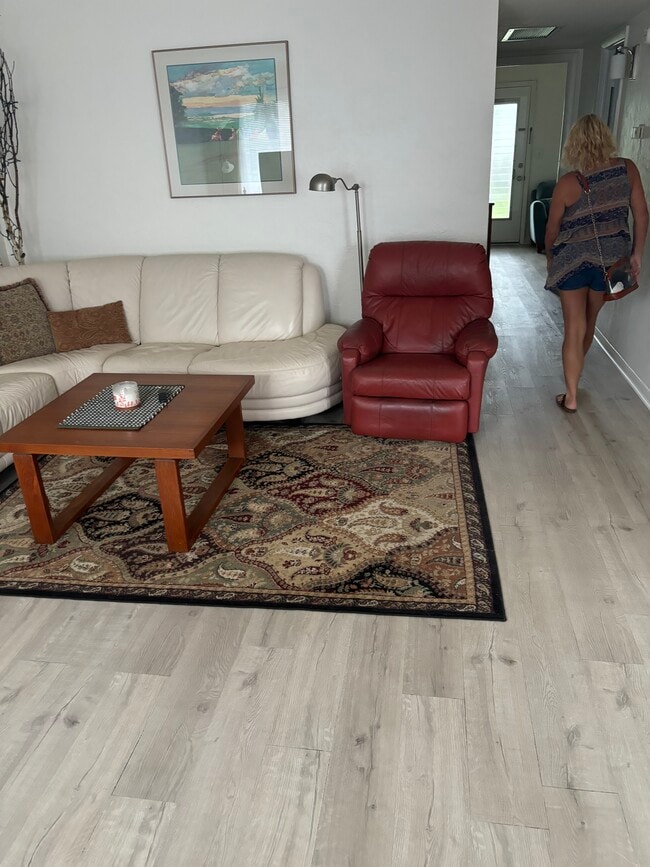 Building Photo - 8454 111th St