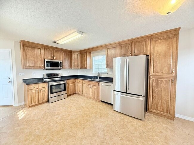 Building Photo - 437 Hilburn Ln