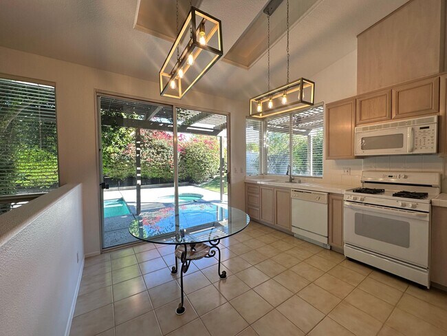 Foto del edificio - 248 Strada Fortuna