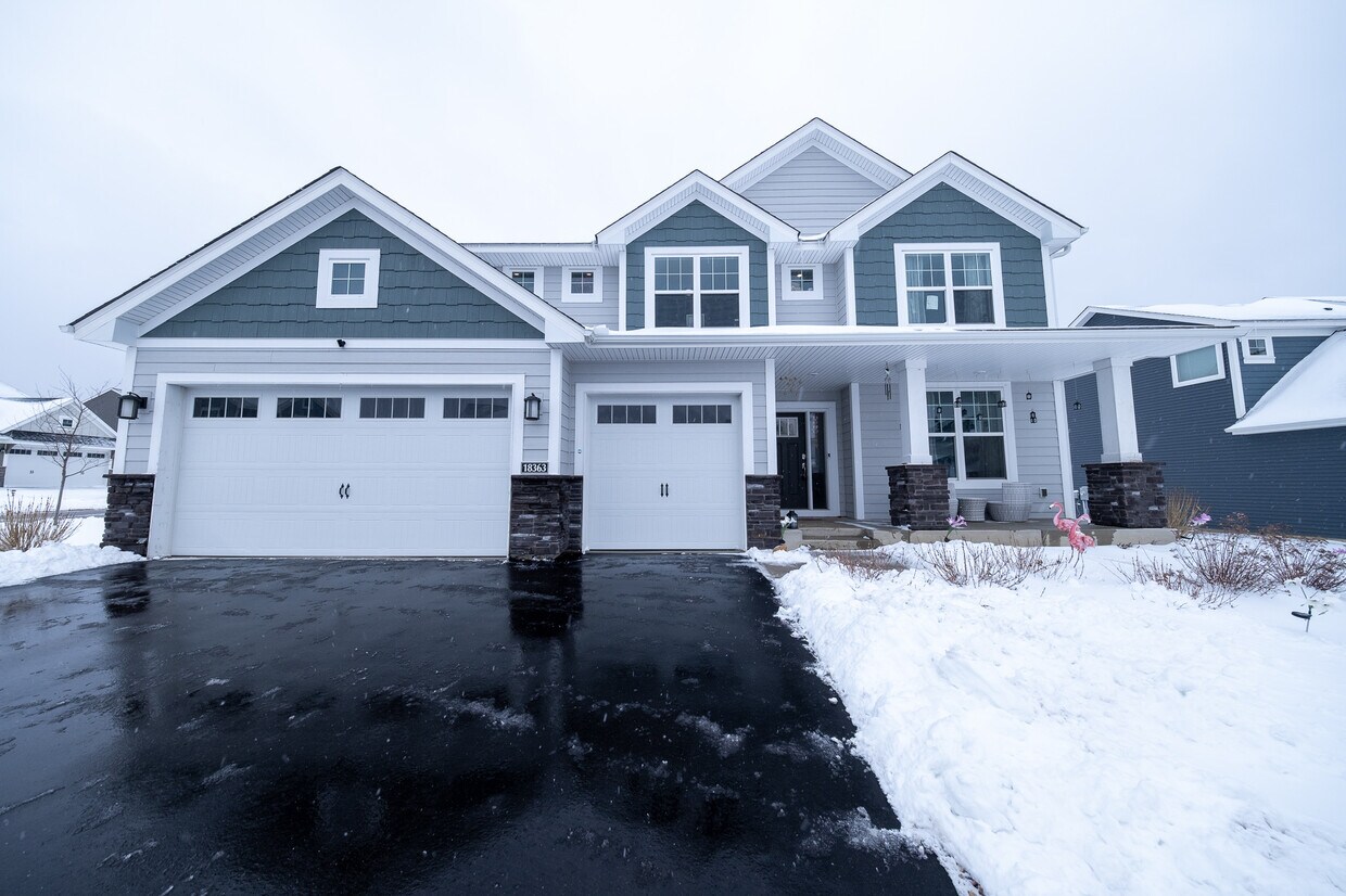 Primary Photo - 18363 Greenstone Way