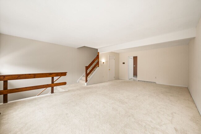 Building Photo - 113 Spring Ln