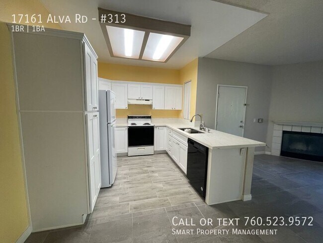 Building Photo - Single level Condo 1BR/1BA, A/C. 1 Covered...