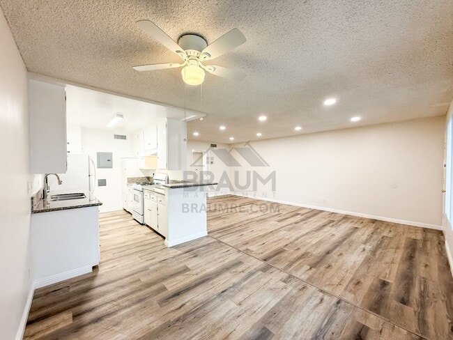 Building Photo - 6039 Whitsett Ave