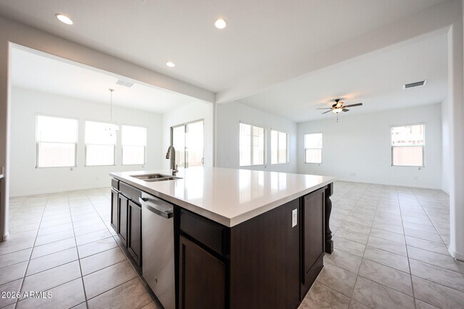 Foto del edificio - 7695 W Smoketree Dr