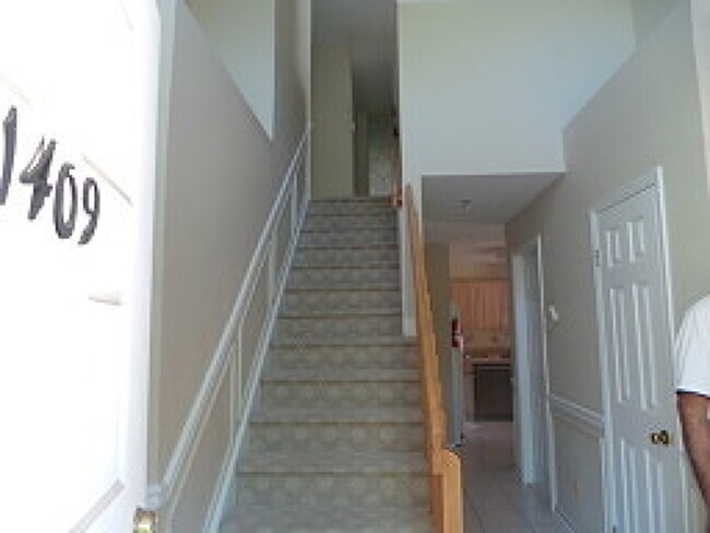 Building Photo - 1409 Park Pl