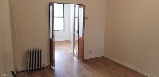 Building Photo - 5 br, 1 bath Townhome - 2846 W 17th St
