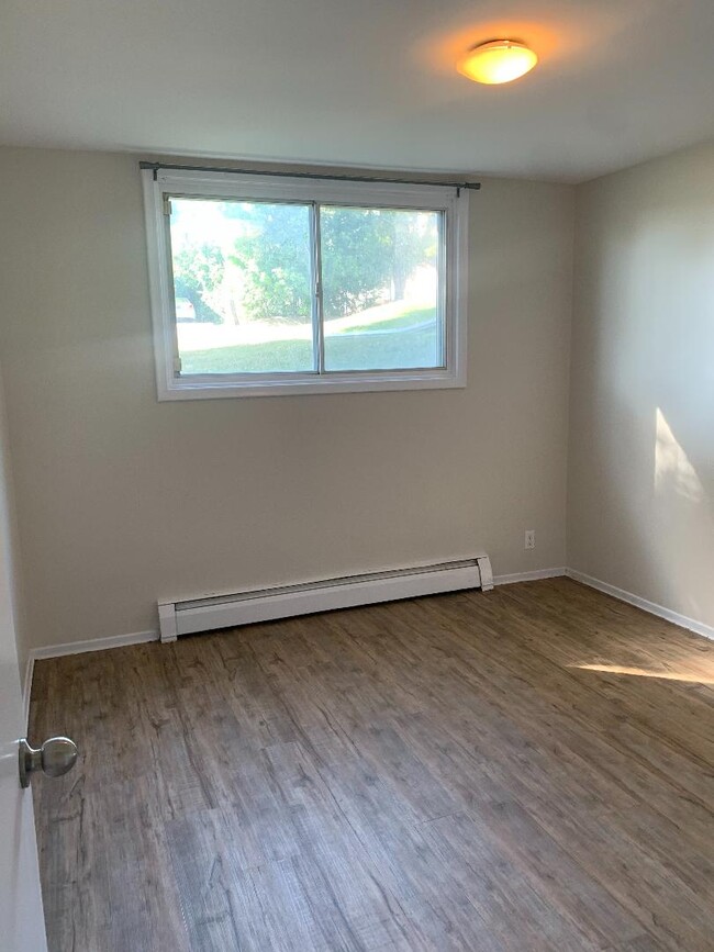 Building Photo - 206 Heiman St