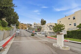 Building Photo - 18209 Sierra Hwy