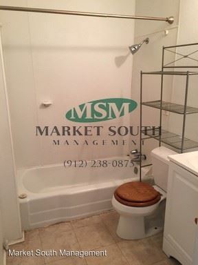 Foto del edificio - 3 br, 1 bath House - 122 Gilbert Avenue