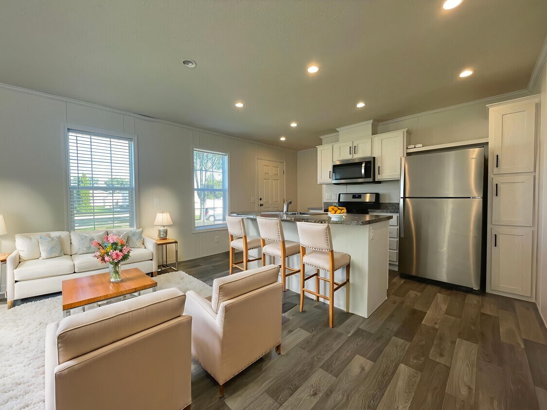Foto principal - 16242 Frontenac Ave