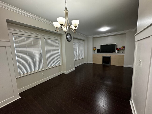 Living space 2 - 8358 121A St