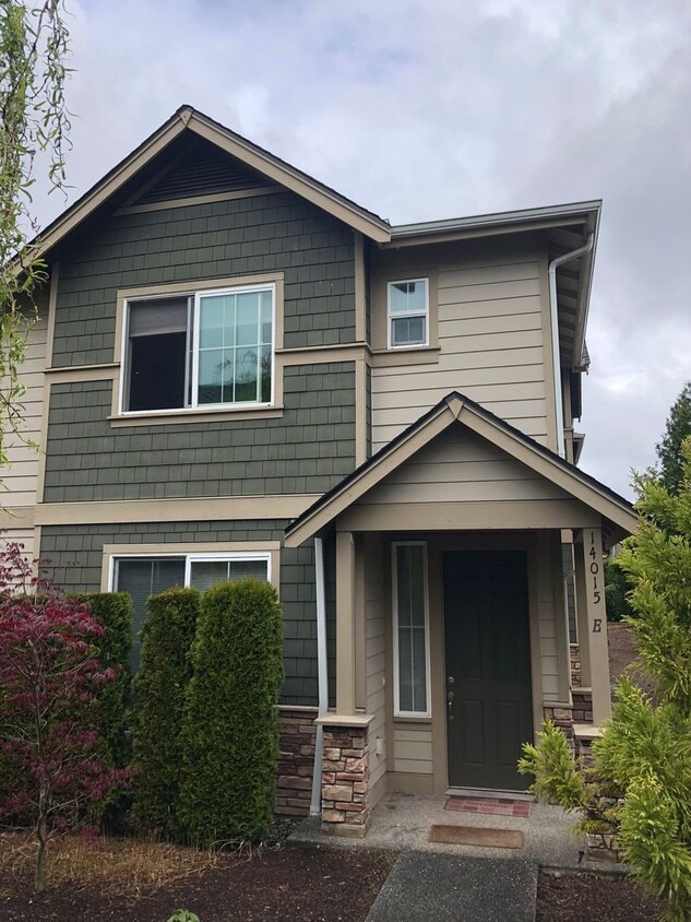 Primary Photo - 3 Bed, 2.5 Bath Millcreek Townhouse New Ca...