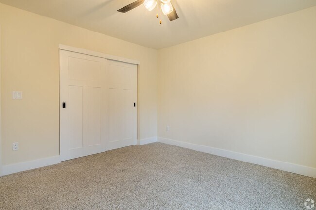 Foto del edificio - 2 Bedroom 1.5 Bath Single Story Cottage Ranch