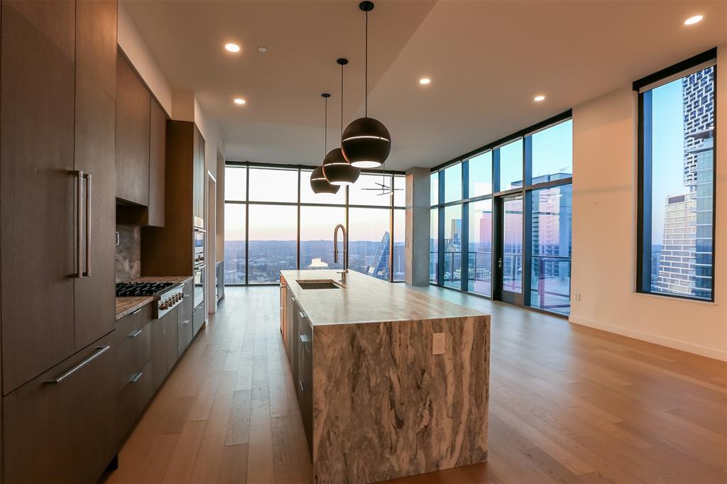 Foto principal - 700 River St
