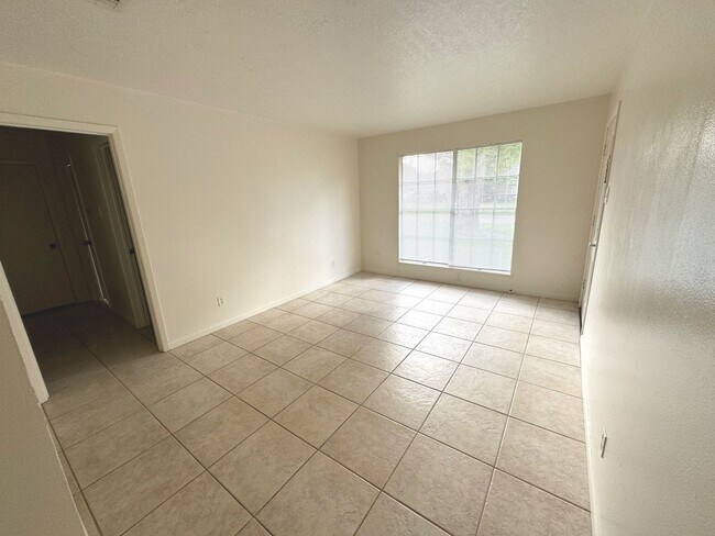 Building Photo - 5090 Moonmist Dr