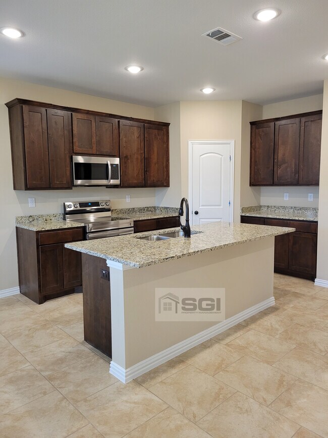 Foto del edificio - 123 Canales Cir