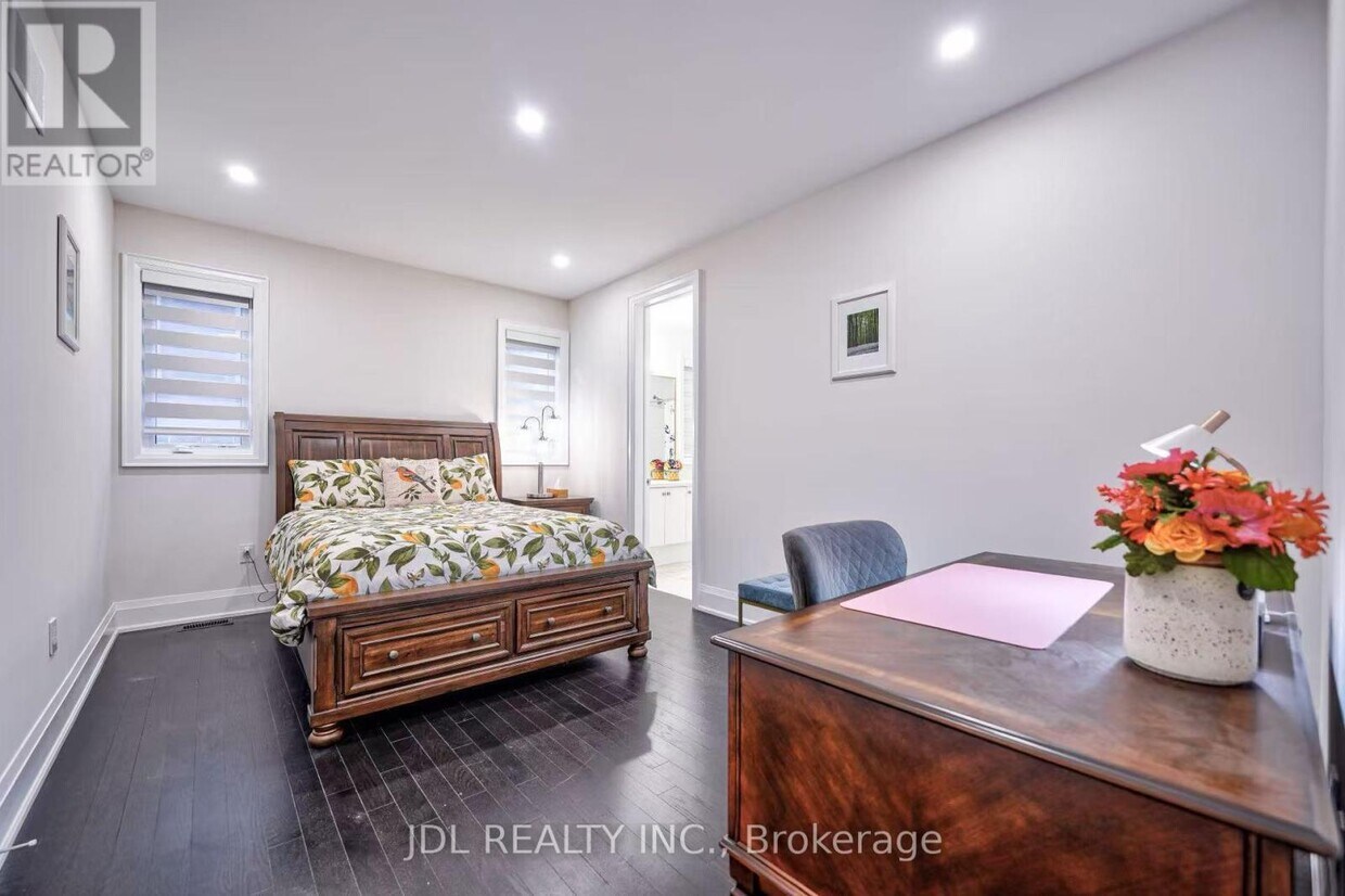 Primary Photo - 133 Hillsview Dr