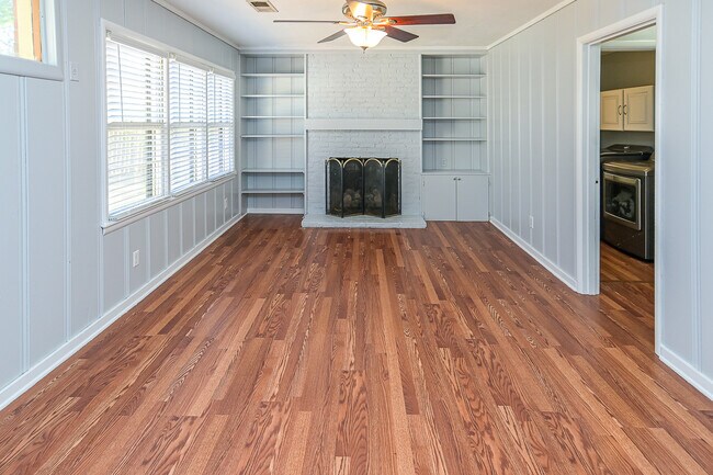 Building Photo - 1716 Pennylane SE