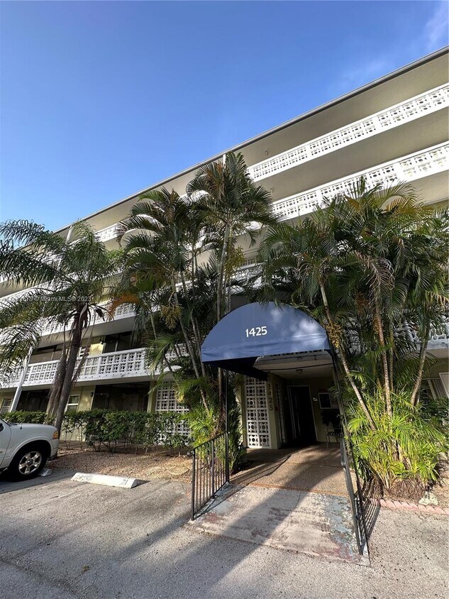 1425 Arthur St Unit 509B, Hollywood, FL 33020 Condo for Rent in