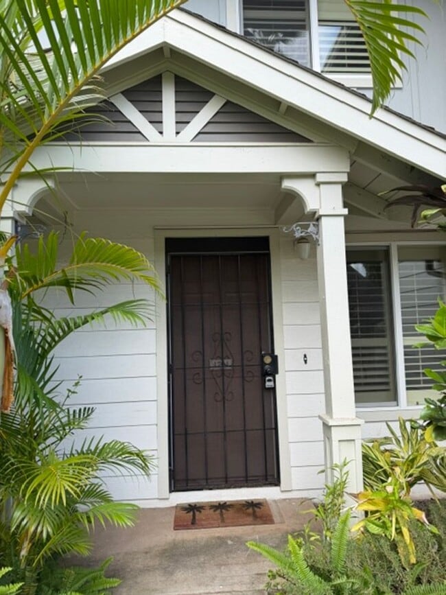Building Photo - 654 Meakanu Ln