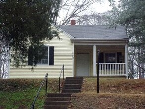 Building Photo - 1020 Lindsay St