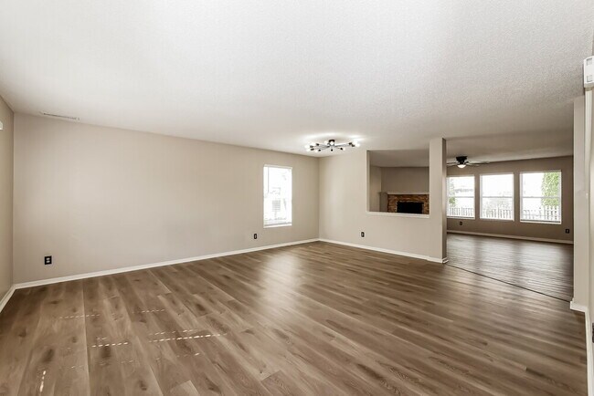 Foto del edificio - 9244 Bainbridge Dr