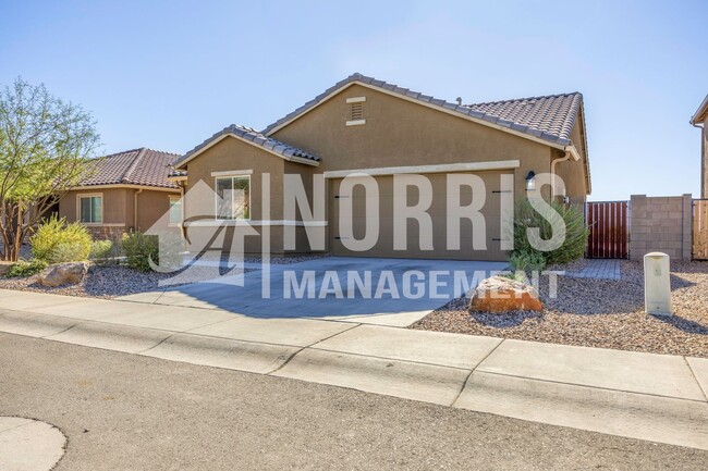 Building Photo - Beautiful Home with No Rear Neighbors