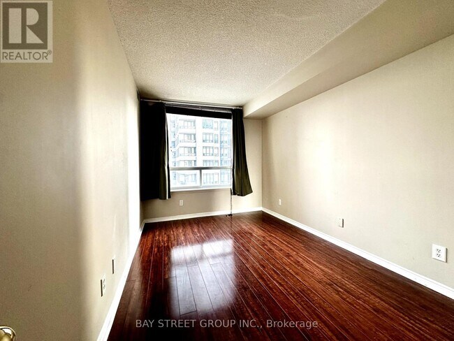 Building Photo - 1408-1435 EMPRESS Ave