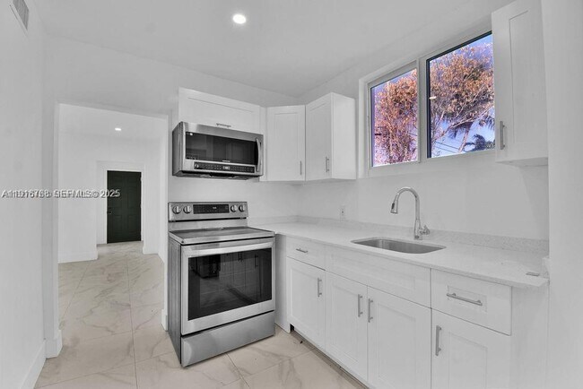 Foto del edificio - 3025 NW 8th Ave