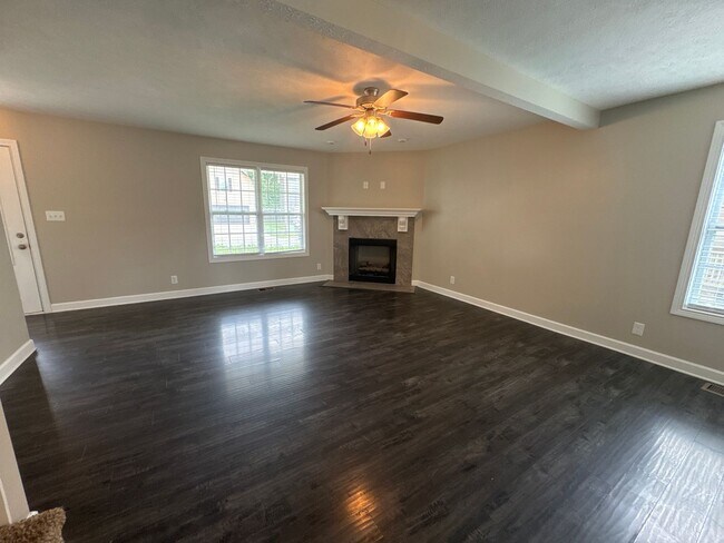Foto del edificio - 612 Fox Path Ln