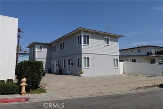 Building Photo - 330 Avenida Cabrillo