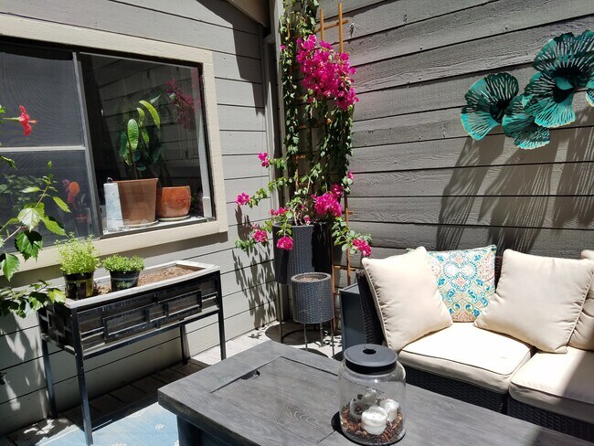 Atrium - 406 Clearview Dr