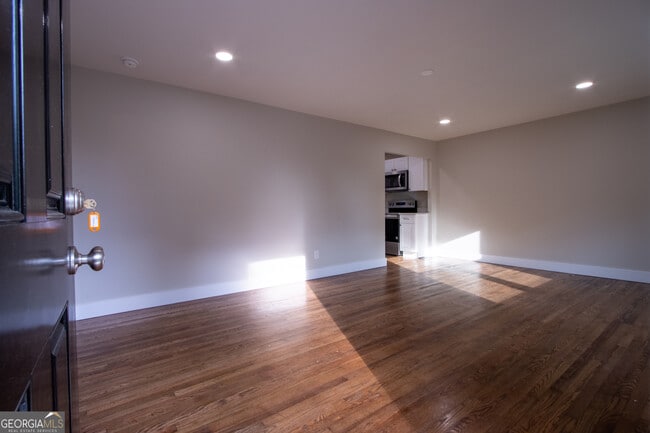 Building Photo - 165 Habersham Dr