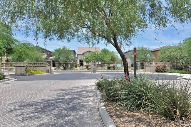Building Photo - 4351 E Selena Dr