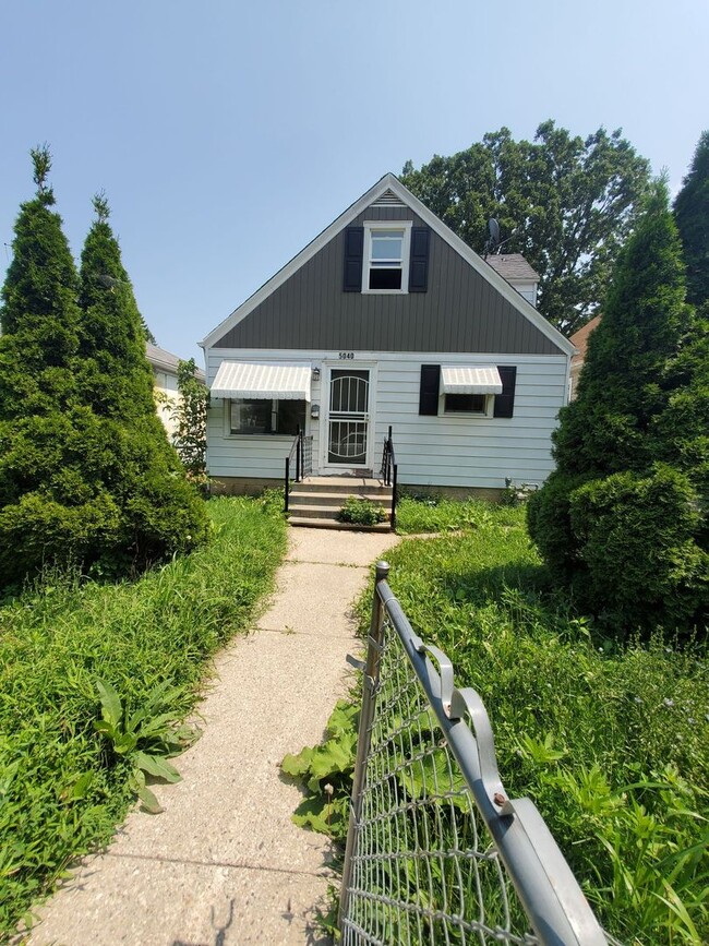Building Photo - 5040 N 28th St