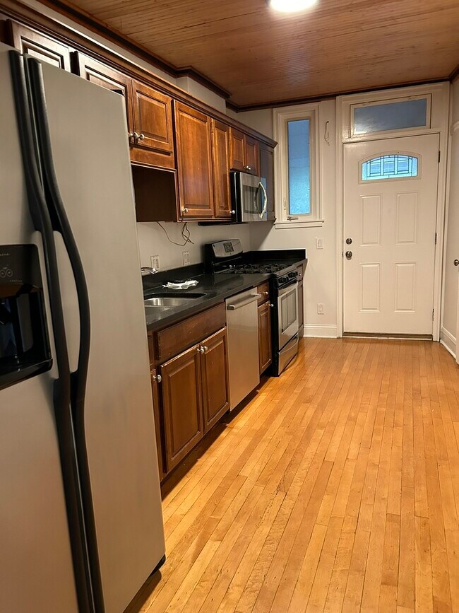 Foto del edificio - 2737 W Lunt Ave