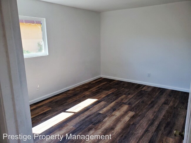Building Photo - 1721 S Evergreen St