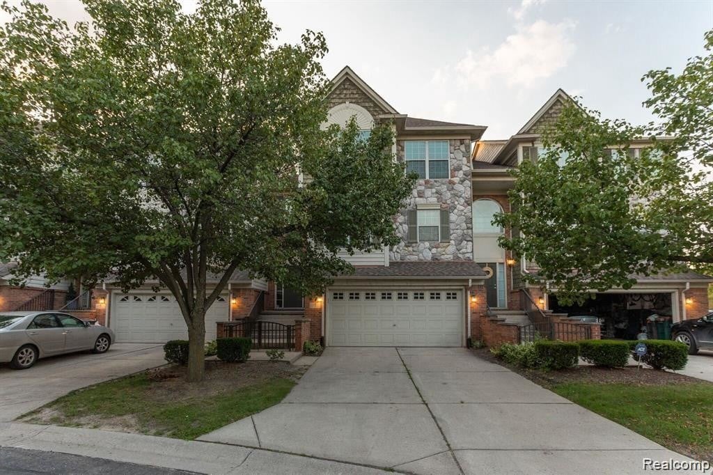 3 Bradford Ct, Dearborn, MI 48126 Condo for Rent in Dearborn, MI