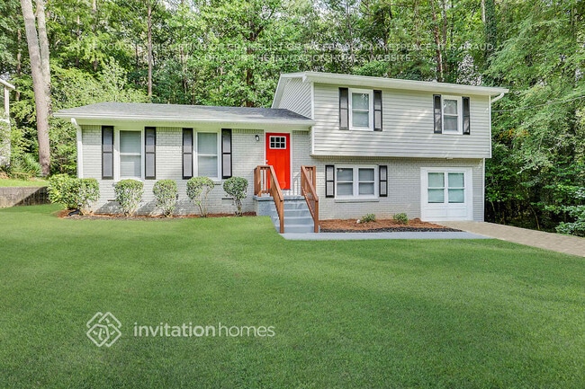 Building Photo - 3018 Battle Forrest Dr