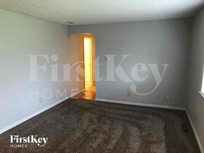 Building Photo - 2543 Fairfax Rd