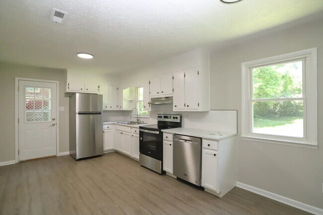 Building Photo - 309 Martin Ct