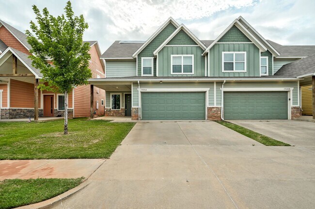 Foto del edificio - **$1,000 Off of your Move In** Massive 5BD...